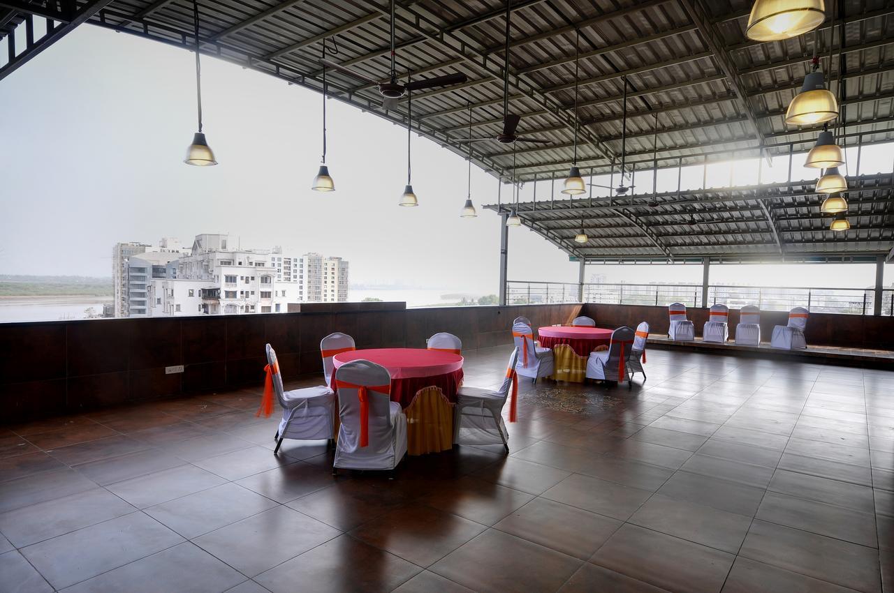 Shreeji Vatika Hotel Surat Bagian luar foto