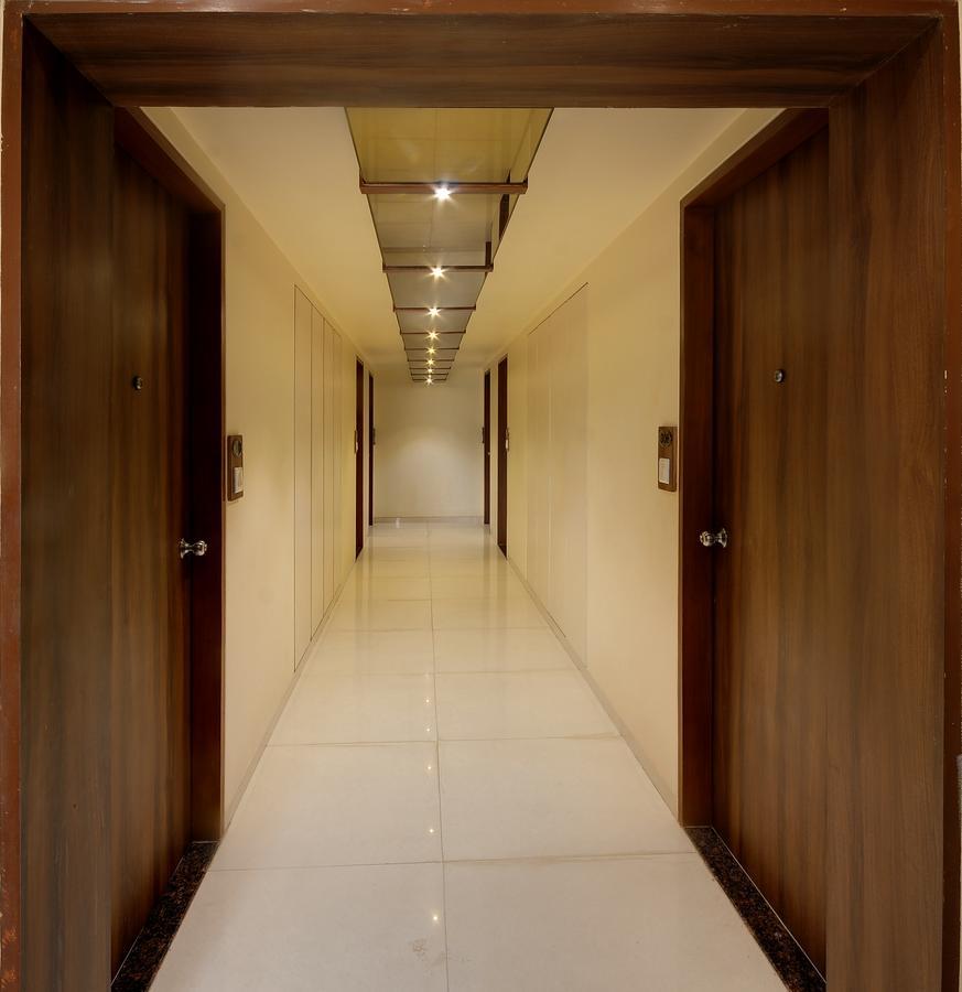 Shreeji Vatika Hotel Surat Bagian luar foto