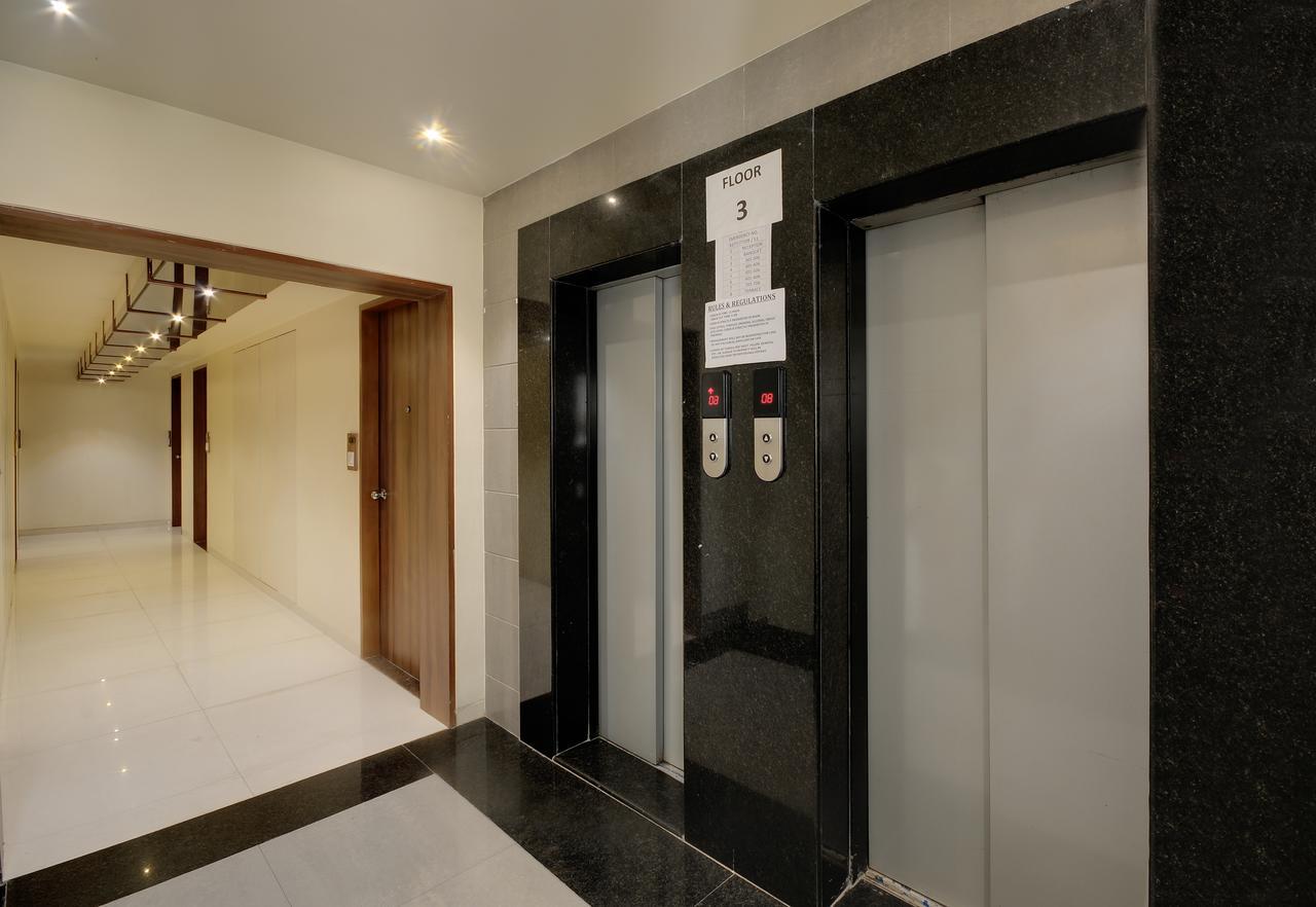 Shreeji Vatika Hotel Surat Bagian luar foto