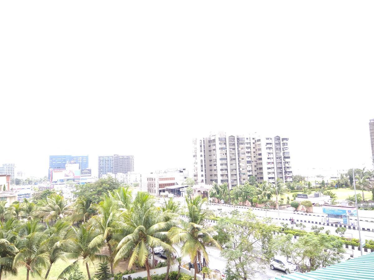 Shreeji Vatika Hotel Surat Bagian luar foto
