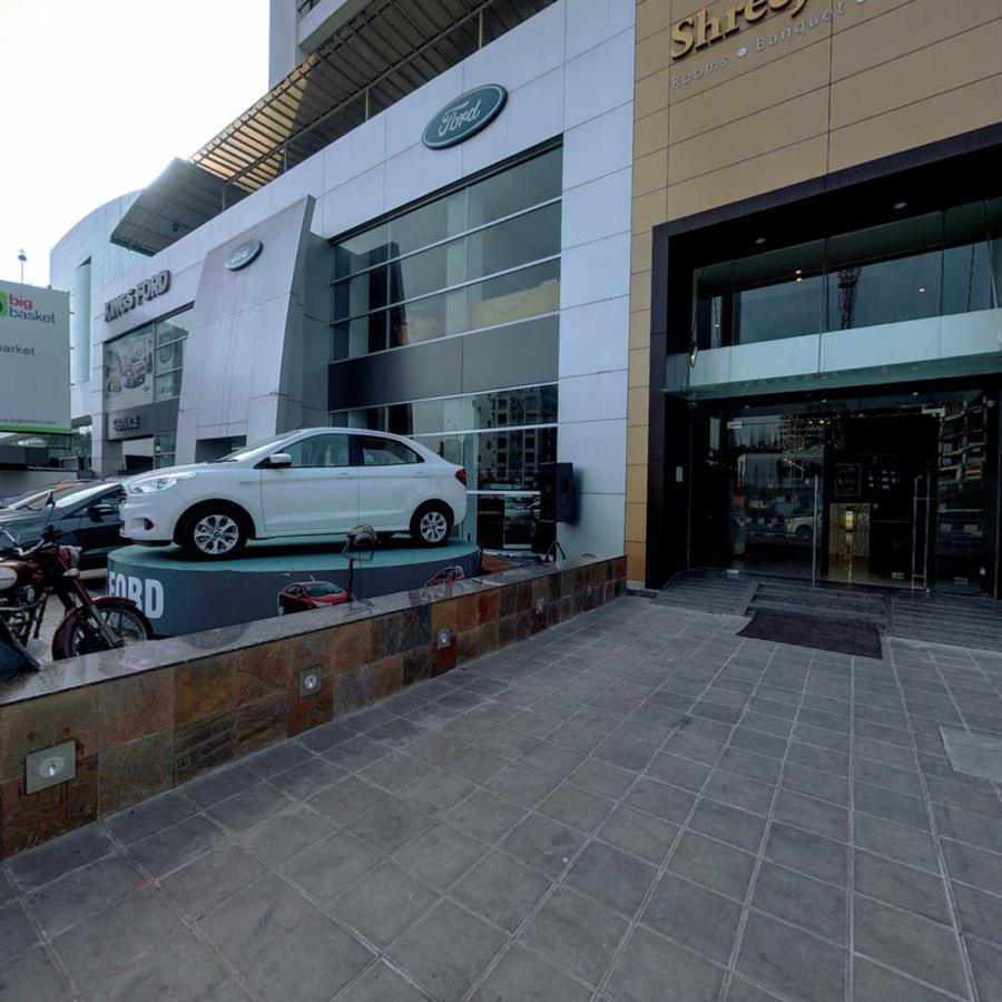 Shreeji Vatika Hotel Surat Bagian luar foto