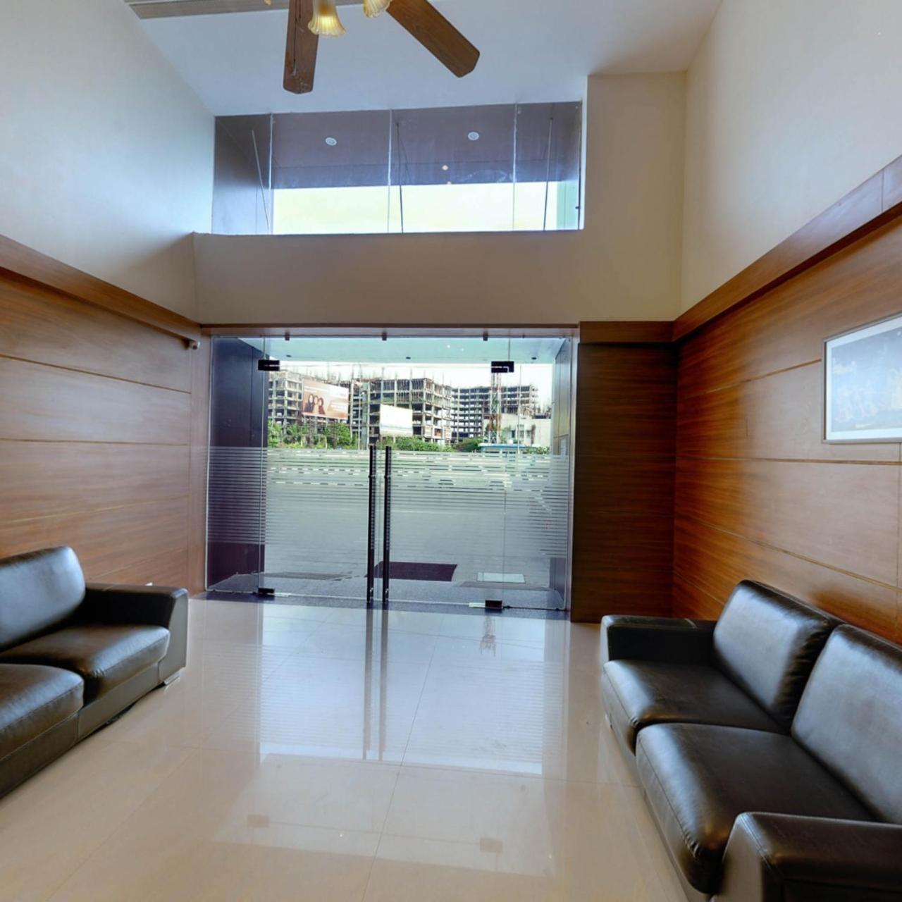 Shreeji Vatika Hotel Surat Bagian luar foto
