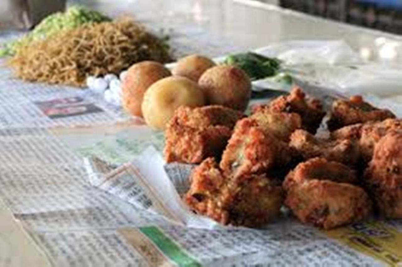 Shreeji Vatika Hotel Surat Bagian luar foto